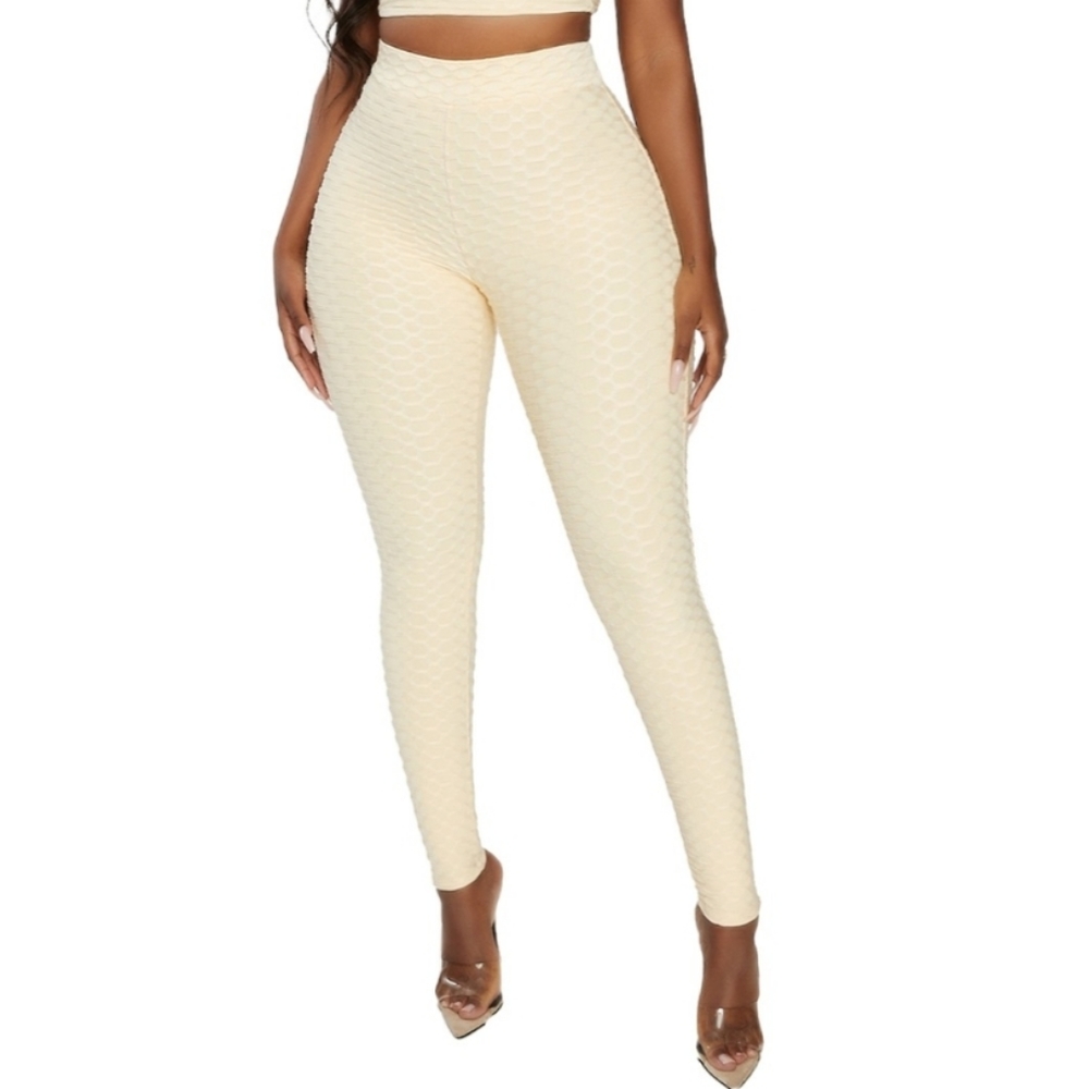 The Naked Wardrobe leggings🍯 - Picture 3 of 9